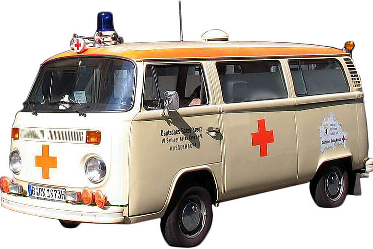 Dieser Kleinbus der Berliner Wasserwacht war über 25 Jahre hinweg am Wannsee stationiert, Rotkreuz-Museum Berlin e.V. 